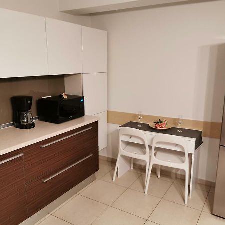 Pall'S Minimal Apartment Néa Péramos Exterior foto